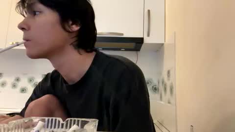 Snapshot of respirra chatting on 10/29/25, 07:43 Aiqo online show from 10/29/25, 07:43