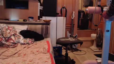 Snapshot of retro834 chatting on 09/28/25, 06:41 Rhett online show from 09/28/25, 06:41