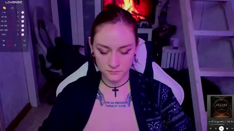 Snapshot of retromarie chatting on 11/08/25, 09:09 Rie online show from 11/08/25, 09:09