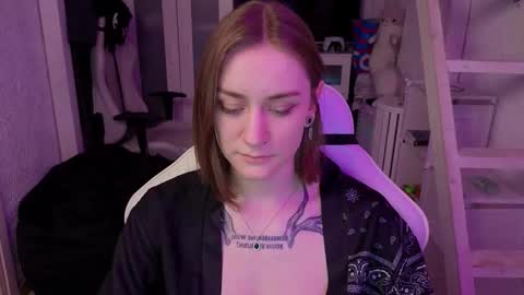 Snapshot of retromarie chatting on 02/08/26, 05:16 Rie online show from 02/08/26, 05:16