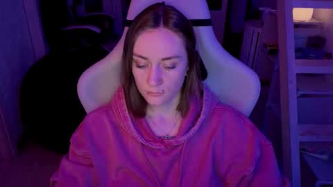 Snapshot of retromarie chatting on 02/19/26, 07:26 Rie online show from 02/19/26, 07:26