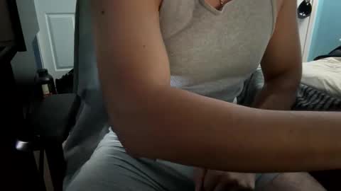 Snapshot of rev4747 chatting on 10/10/25, 04:00 rev4747 online show from 10/10/25, 04:00