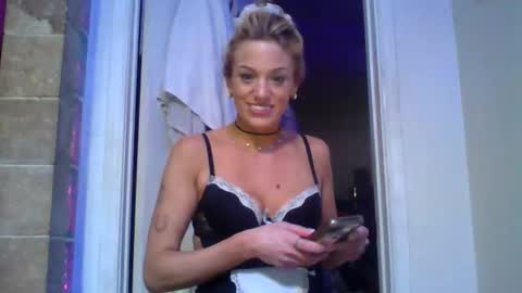 Snapshot of reversecowgirl713 chatting on 05/01/26, 03:27 reversecowgirl713 online show from 05/01/26, 03:27