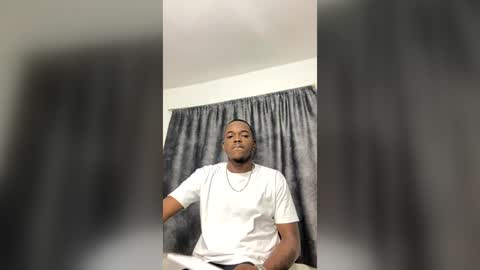 Snapshot of rey_bbc chatting on 07/22/26, 02:09 rey_bbc online show from 07/22/26, 02:09