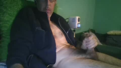 Snapshot of reyes_albert2006 chatting on 03/10/25, 11:53 reyes_albert2006 online show from 03/10/25, 11:53