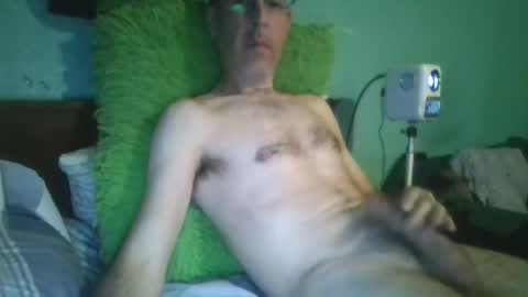 reyes_albert2006 online show from 11/17/25, 12:22