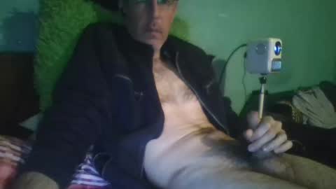 reyes_albert2006 online show from 02/16/26, 11:06