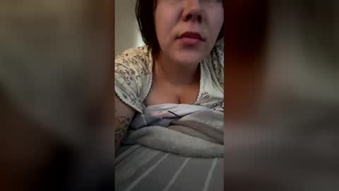 Snapshot of reyniri chatting on 05/18/26, 04:18 Rein online show from 05/18/26, 04:18