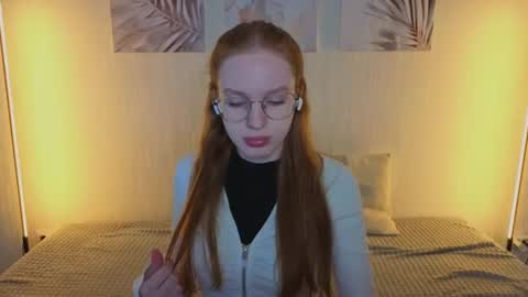 Snapshot of rezurs chatting on 07/11/26, 04:26 nice to meet you 3 I am Milena online show from 07/11/26, 04:26