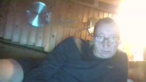 Snapshot of rezznova chatting on 10/29/25, 07:26 Joe online show from 10/29/25, 07:26