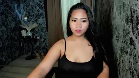 Snapshot of rhea_xoxo chatting on 07/23/26, 02:09 rhea online show from 07/23/26, 02:09