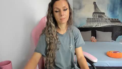 Snapshot of rheaetthan chatting on 11/15/25, 11:51 rheaetthan online show from 11/15/25, 11:51