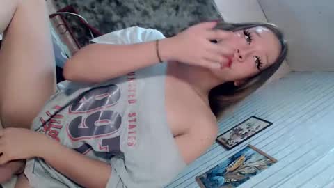 Snapshot of rhian20 chatting on 05/07/26, 11:04 HI GUYS IM RHIAN PLEASE GIVE ME THUMBS UP online show from 05/07/26, 11:04