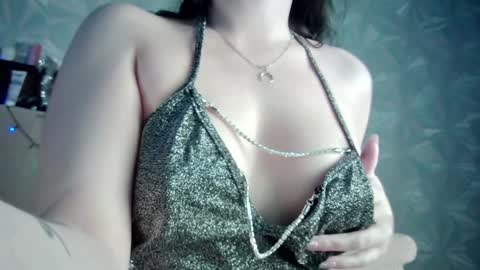 Snapshot of ria_32 chatting on 12/28/24, 02:33 ria_32 online show from 12/28/24, 02:33