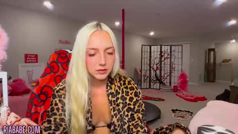 ria  online show from 10/08/25, 03:04