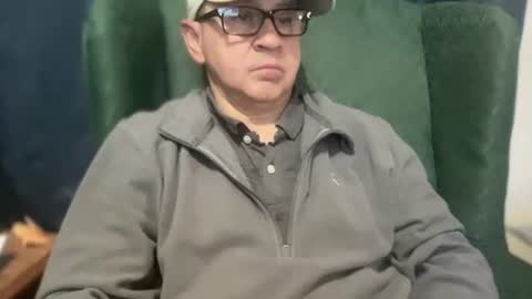 Snapshot of riaga1 chatting on 05/13/26, 11:44 riaga1 online show from 05/13/26, 11:44