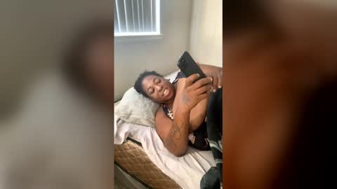 Snapshot of riahrhymes chatting on 03/17/26, 05:16 riahrhyme online show from 03/17/26, 05:16