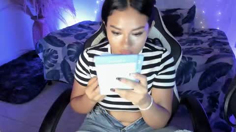 Snapshot of riana_kean chatting on 04/19/26, 02:33 RianaK online show from 04/19/26, 02:33