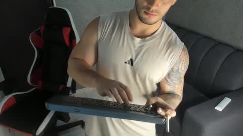 ricardogonzalez666 online show from 02/10/25, 05:19