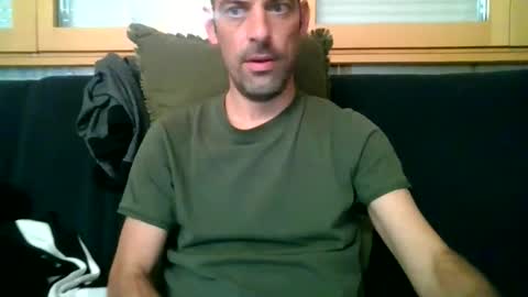 Snapshot of ricardohawtin chatting on 11/11/25, 04:51 ricardohawtin online show from 11/11/25, 04:51