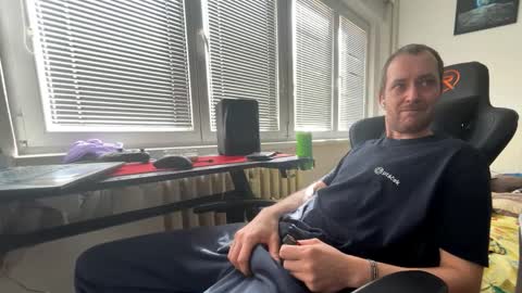 ricciardio online show from 10/25/25, 11:07