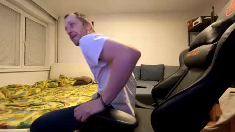 ricciardio online show from 11/04/25, 04:39