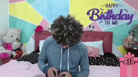 Snapshot of rich_de_la_rosa chatting on 12/16/24, 05:27 rich and kitty online show from 12/16/24, 05:27