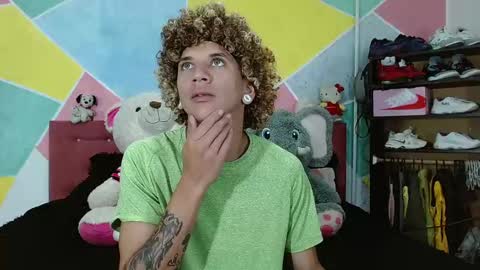 Snapshot of rich_de_la_rosa chatting on 01/08/25, 05:59 rich and kitty online show from 01/08/25, 05:59