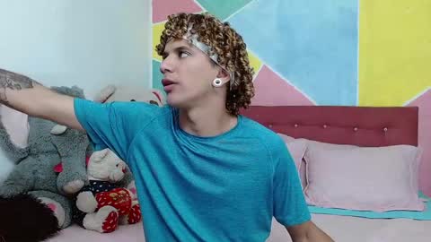 Snapshot of rich_de_la_rosa chatting on 01/24/25, 10:08 rich and kitty online show from 01/24/25, 10:08