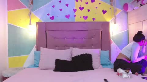 Snapshot of rich_de_la_rosa chatting on 03/06/25, 03:35 rich and kitty online show from 03/06/25, 03:35