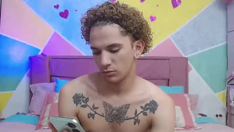 Snapshot of rich_de_la_rosa chatting on 09/11/25, 04:45 rich and kitty online show from 09/11/25, 04:45