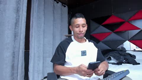 richar_voller online show from 01/13/25, 02:21