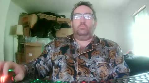 Snapshot of richard11268869 chatting on 05/08/26, 03:28 richard11268869 online show from 05/08/26, 03:28