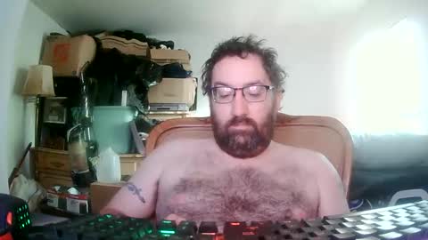 Snapshot of richard11268869 chatting on 06/06/26, 12:10 richard11268869 online show from 06/06/26, 12:10