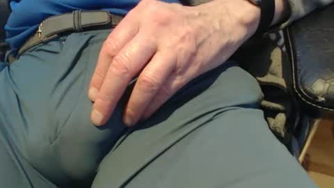 Snapshot of richarder7 chatting on 12/14/25, 03:28 richarder7 online show from 12/14/25, 03:28