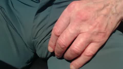 Snapshot of richarder7 chatting on 12/17/25, 08:26 richarder7 online show from 12/17/25, 08:26