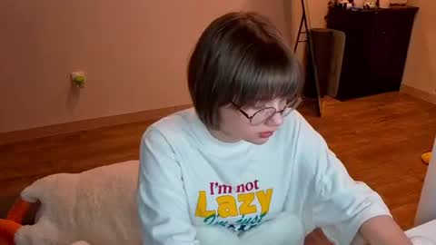 Luna online show from 06/18/26, 06:56
