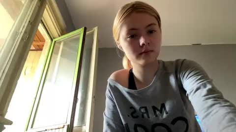 Snapshot of richellearmentrout chatting on 07/02/26, 02:12 jenny online show from 07/02/26, 02:12