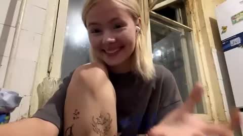 Snapshot of richellearmentrout chatting on 07/21/26, 07:49 jenny online show from 07/21/26, 07:49