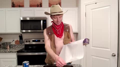 Snapshot of richiewest chatting on 10/18/25, 01:08 Richie online show from 10/18/25, 01:08