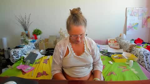 Snapshot of richlucky555 chatting on 09/25/25, 12:31 Anna - not anna - right Anna online show from 09/25/25, 12:31