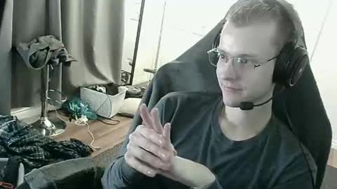 Snapshot of rickgosling chatting on 01/14/26, 01:17 rickgosling online show from 01/14/26, 01:17