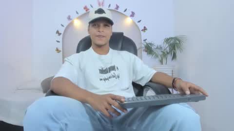 Ricky  online show from 11/14/25, 09:02