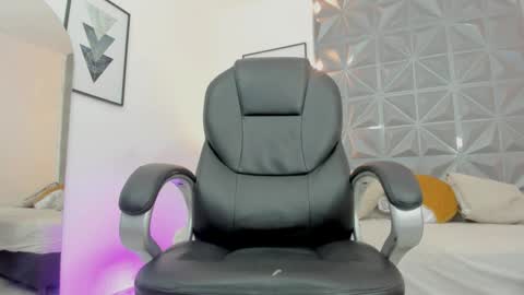 Ricky  online show from 11/19/25, 06:30