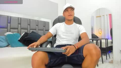 Ricky  online show from 11/21/25, 08:51