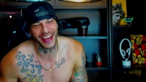 Snapshot of ricky_santos_ chatting on 09/14/25, 02:00 ricky_santos_ online show from 09/14/25, 02:00