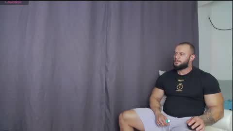 Snapshot of rickymiami1 chatting on 09/17/25, 05:58 rickymiami1 online show from 09/17/25, 05:58