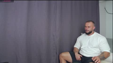 Snapshot of rickymiami1 chatting on 09/18/25, 07:38 rickymiami1 online show from 09/18/25, 07:38