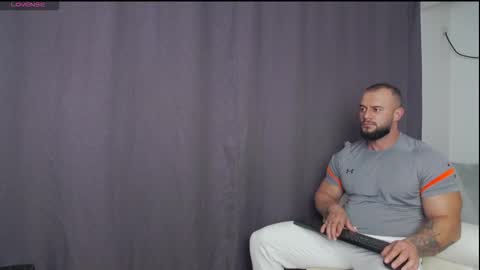 Snapshot of rickymiami1 chatting on 09/28/25, 06:46 rickymiami1 online show from 09/28/25, 06:46