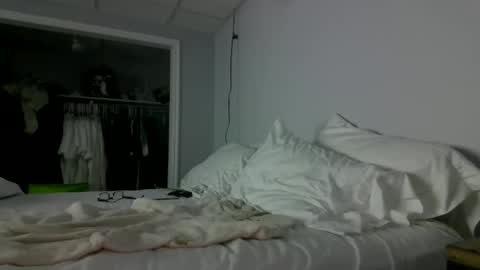 Snapshot of ricochet575 chatting on 03/09/26, 03:05 ricochet575 online show from 03/09/26, 03:05